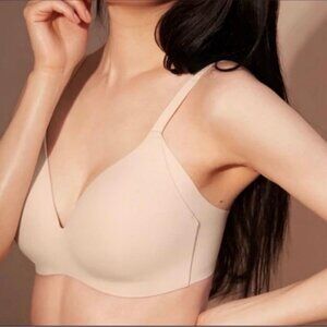 Knix 8 WingWoman Contour  Bra Nude Size 8 Fits 40D, 42D, 40DD, 42DD, 40E